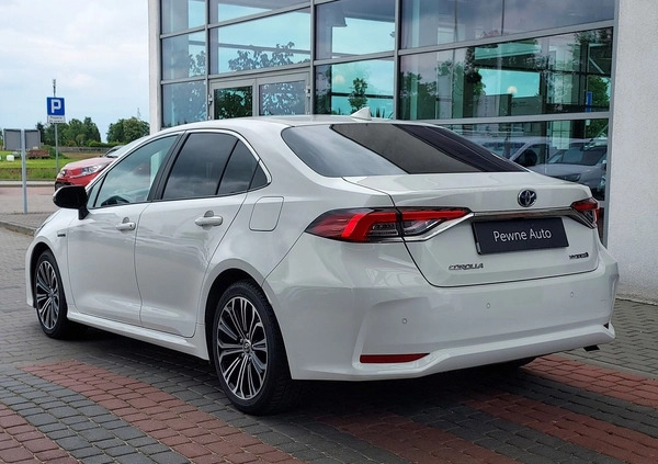Toyota Corolla cena 93900 przebieg: 106500, rok produkcji 2021 z Piaski małe 277